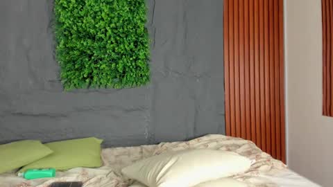 Snapshot of marian_rios chatting on 03.04.25 Marian online show from 03.04.25