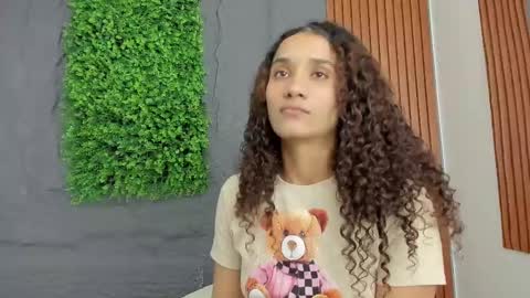 Snapshot of marian_rios chatting on 03.07.25 Marian online show from 03.07.25