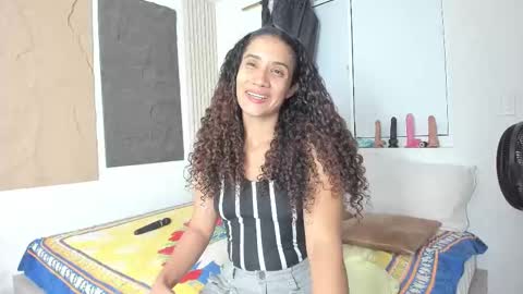 Snapshot of marian_rios chatting on 09.11.25 Marian online show from 09.11.25