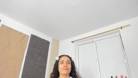 Snapshot of marian_rios chatting on 10.25.25 Marian online show from 10.25.25