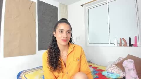 Snapshot of marian_rios chatting on 11.05.25 Marian online show from 11.05.25