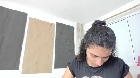 Snapshot of marian_rios chatting on 11.13.25 Marian online show from 11.13.25