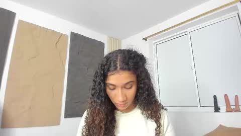 Snapshot of marian_rios chatting on 12.03.25 Marian online show from 12.03.25