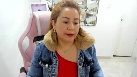 Snapshot of mariana01_m chatting on 06.25.26 mariana01_m online show from 06.25.26