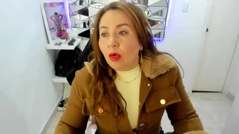 Snapshot of mariana01_m chatting on 07.29.26 mariana01_m online show from 07.29.26