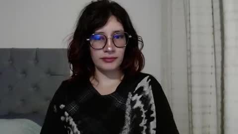 Snapshot of mariana124_ chatting on 02.05.25 Mariana online show from 02.05.25