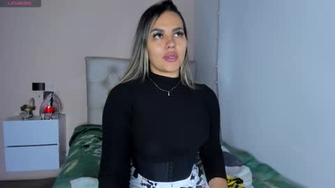 Mariana Roe online show from 01.06.26