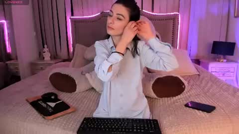 Snapshot of mariana__thompson chatting on 06.20.26 mariana__thompson online show from 06.20.26