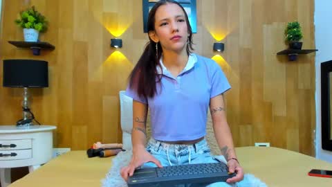 Snapshot of mariana_aangel chatting on 02.09.25 Mariana Angel online show from 02.09.25