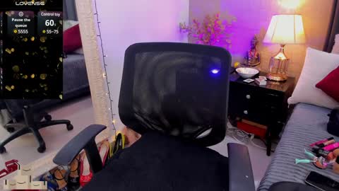 Snapshot of mariana_c chatting on 01.27.25 Mar y online show from 01.27.25