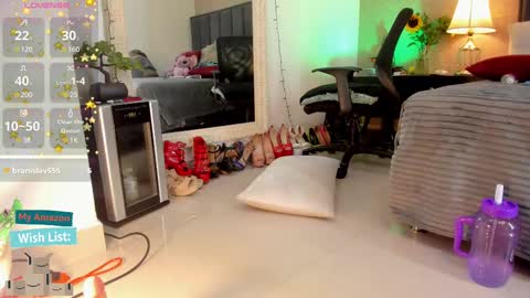 Snapshot of mariana_c chatting on 03.03.25 Mar y online show from 03.03.25
