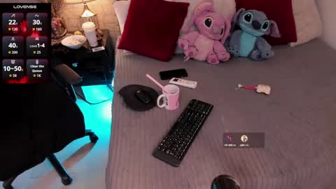 Snapshot of mariana_c chatting on 10.03.25 Mar y online show from 10.03.25