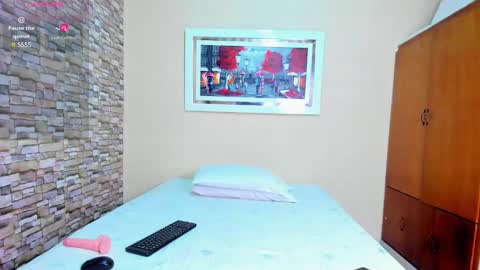 Snapshot of mariana_mauricio chatting on 02.09.25 mariana mauricio online show from 02.09.25