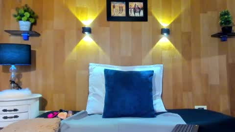 Mariana Angel online show from 12.23.24