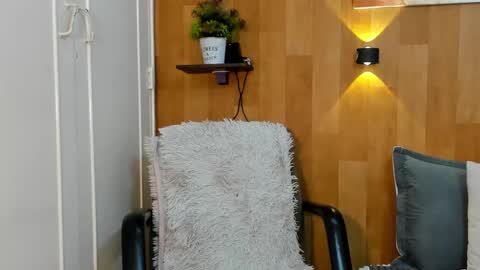 Mariana Angel online show from 10.20.25