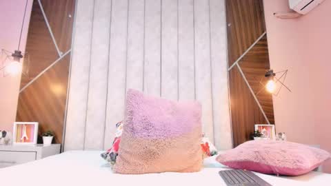 Mariana  online show from 11.27.25