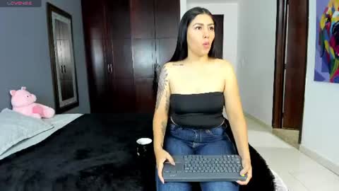 Snapshot of marianaandvalen chatting on 06.19.26 MARIANA Y VALENTINA online show from 06.19.26
