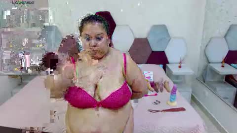 mariana online show from 11.11.25