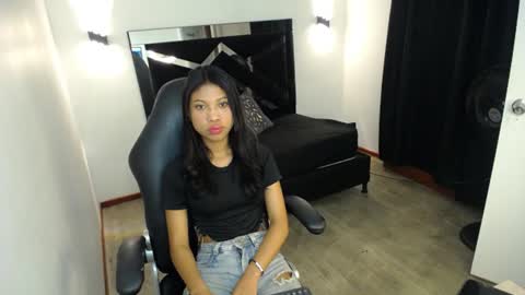 Snapshot of marianarojas_ chatting on 07.17.26 Mariana online show from 07.17.26