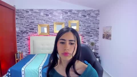 Mariana online show from 01.12.25