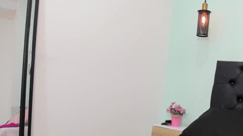 Snapshot of marianee_rousse chatting on 11.01.25 Marianee Rousse online show from 11.01.25