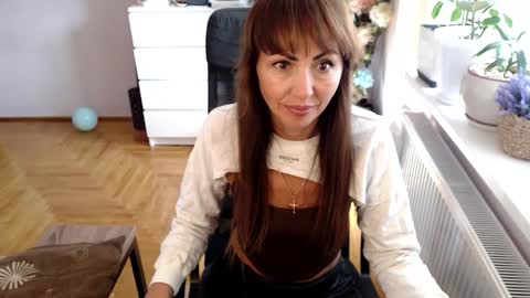 Snapshot of marianika chatting on 10.06.25 marianika online show from 10.06.25