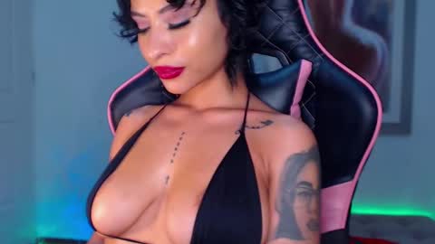 M A R I A N E online show from 12.22.24