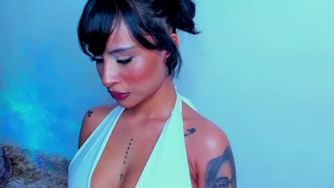 M A R I A N E online show from 01.25.25