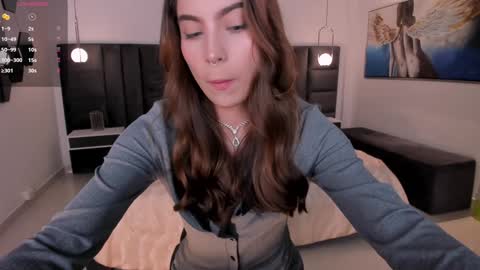 Marianne  online show from 02.07.25