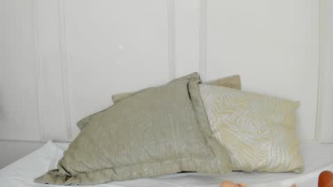 Maria Pettit online show from 01.11.25