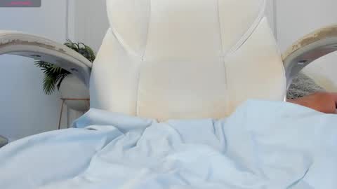 Maria Pettit online show from 02.25.25