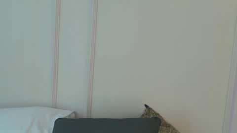 Maria Pettit online show from 11.06.25