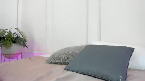 Maria Pettit online show from 11.29.25