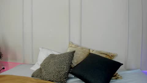 Maria Pettit online show from 01.11.26