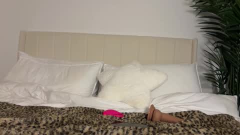 Snapshot of mariareev chatting on 12.05.25 mariareev online show from 12.05.25