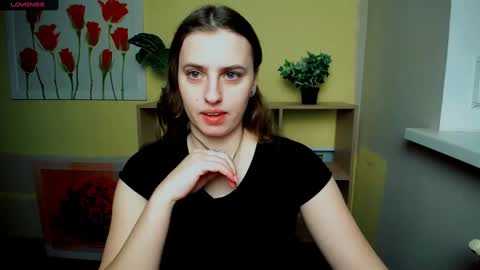 Snapshot of mariatess_ chatting on 02.10.25 Mariia online show from 02.10.25