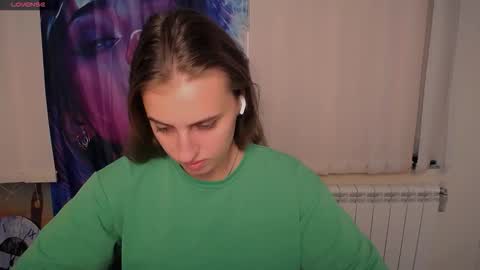 Snapshot of mariatess_ chatting on 09.11.25 Mariia online show from 09.11.25