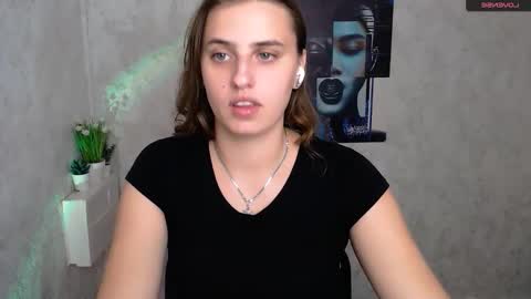 Snapshot of mariatess_ chatting on 09.22.25 Mariia online show from 09.22.25