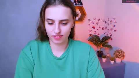 Snapshot of mariatess_ chatting on 10.02.25 Mariia online show from 10.02.25