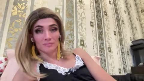 Snapshot of maridekoks chatting on 11.09.25 Mari online show from 11.09.25