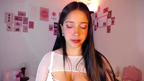 Snapshot of marie_daved chatting on 02.05.26 Nicolle online show from 02.05.26