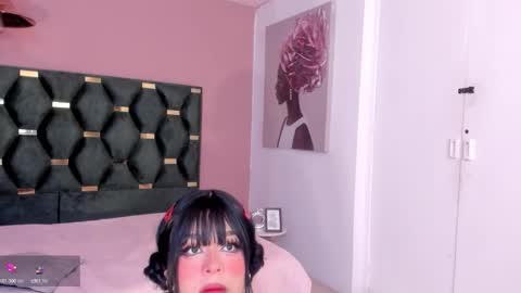 Snapshot of marie_harper chatting on 11.18.25 Marie online show from 11.18.25