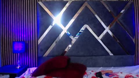 Snapshot of marie_hss chatting on 03.08.25 marie_hss online show from 03.08.25