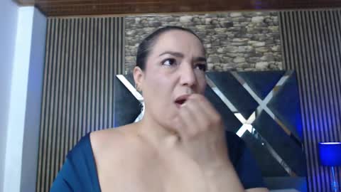 Snapshot of marie_hss chatting on 11.18.25 marie_hss online show from 11.18.25