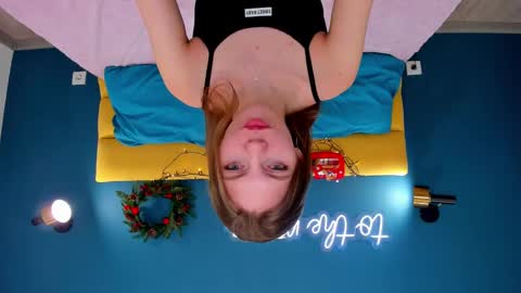 Snapshot of marie_reyes_ chatting on 12.16.24 Mary 3 online show from 12.16.24