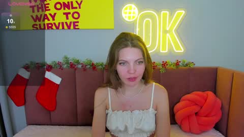 Snapshot of marie_reyes_ chatting on 12.19.24 Mary 3 online show from 12.19.24