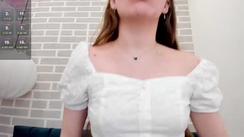 Snapshot of marie_reyes_ chatting on 10.08.25 Mary 3 online show from 10.08.25