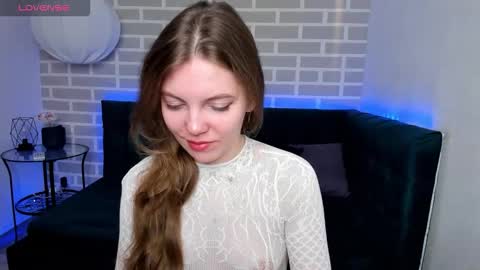 Snapshot of marie_reyes_ chatting on 10.11.25 Mary 3 online show from 10.11.25