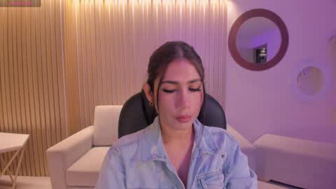 Snapshot of mariejane2 chatting on 01.18.25 Im Marie Jane online show from 01.18.25