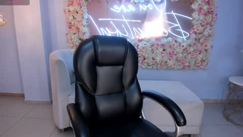 Snapshot of mariejane2 chatting on 02.28.25 Im Marie Jane online show from 02.28.25